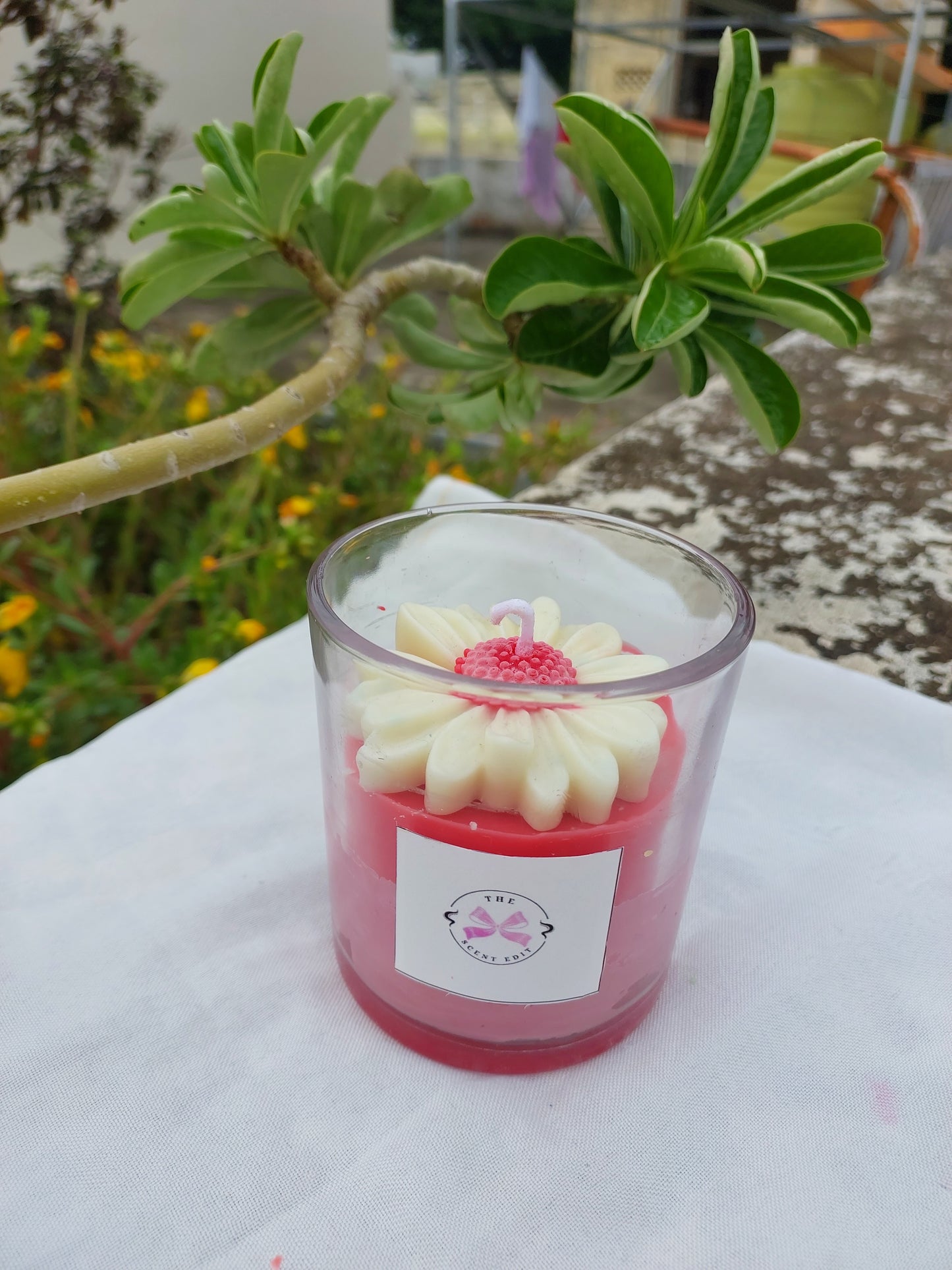 Pink daisy mould candle floral scented decor
